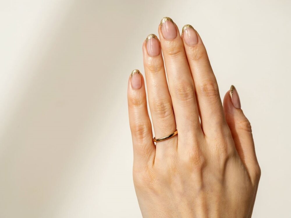 manicure ze złotem